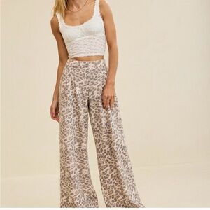 Aerie Street Trouser in Leopard Print Size Small LONG